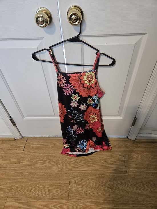 None Dresses & Skirts - Floral Spaghetti-Strap Camisole in Black and Coral